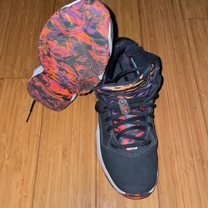 Jordan B’Loyal black and varsity red size 4y